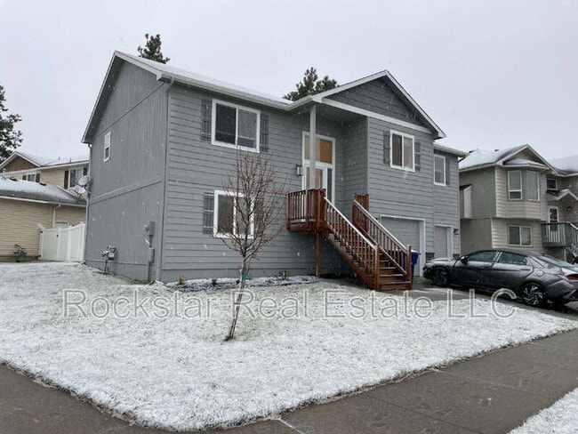 9022 W Campus Dr in Spokane, WA - Building Photo - Building Photo