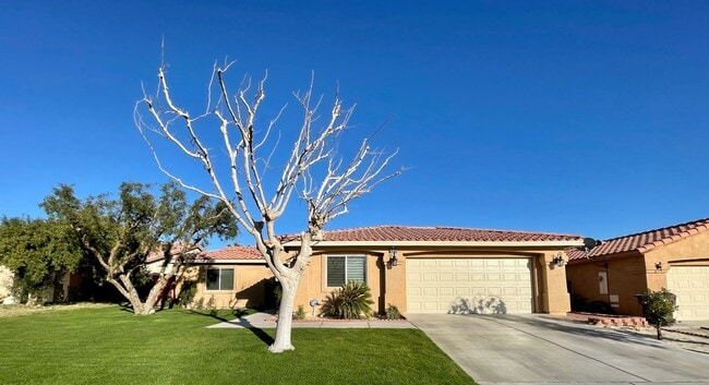 30648 Vía Pared in Thousand Palms, CA - Building Photo - Building Photo