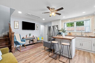 2 Mead Dr in Pensacola, FL - Building Photo