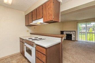 Lincoln Village Apartments in Spokane, WA - Building Photo - Building Photo