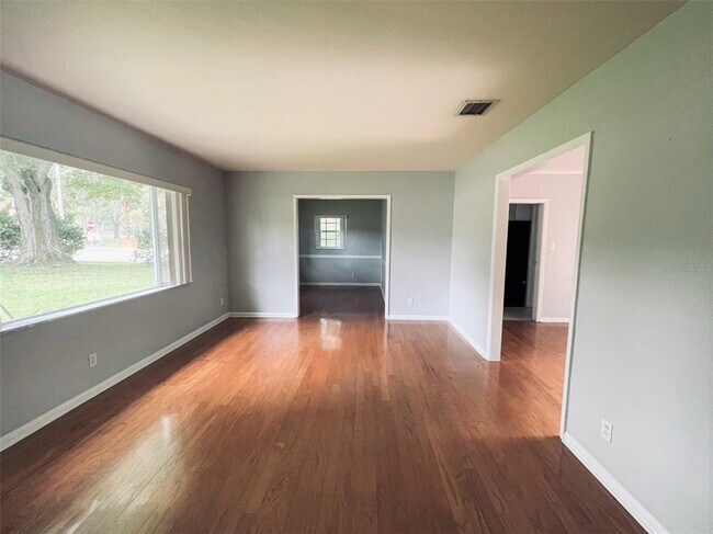 1039 S Frankland Rd in Tampa, FL - Building Photo - Building Photo