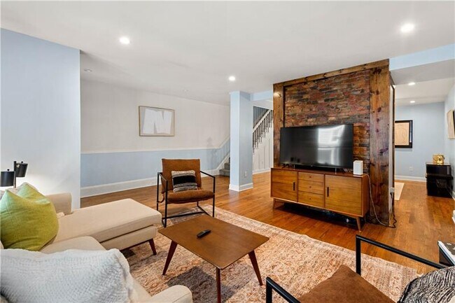 1207 Linden Pl in Pittsburgh, PA - Building Photo - Building Photo