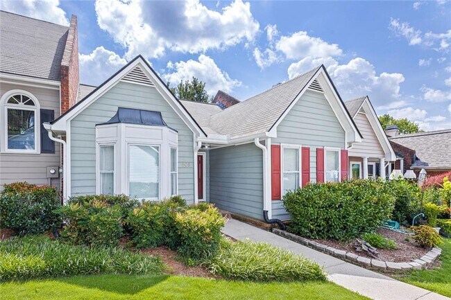 property at 908 Lenox Hill Ct NE