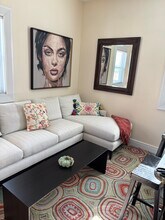 161 Pearl St, Unit 1 in Portland, ME - Foto de edificio - Building Photo