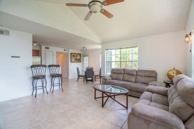 1050 Crystal P Way in Delray Beach, FL - Building Photo - Building Photo