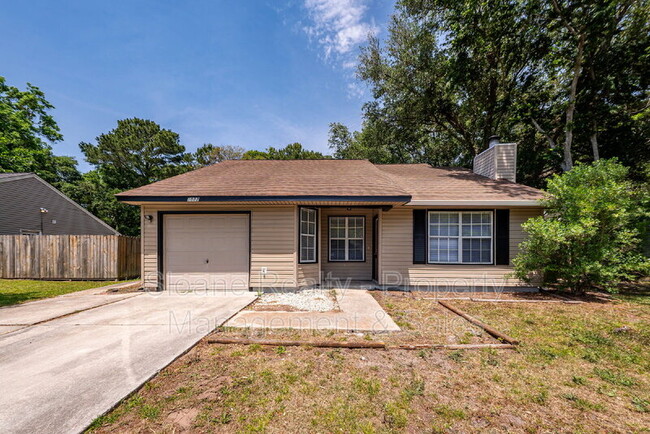 property at 1022 Oakcrest Dr