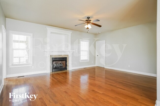 15 Falling Oak Ct in Clayton, NC - Foto de edificio - Building Photo