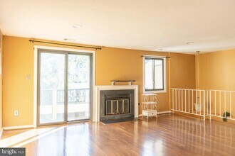 9804 Hellingly Pl in Montgomery Village, MD - Building Photo - Building Photo