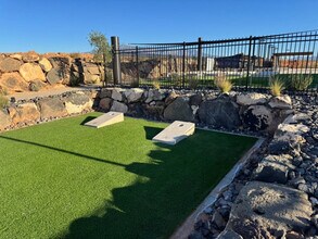 1705 Ripple Rock Dr in Washington, UT - Foto de edificio - Building Photo