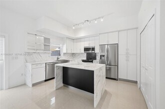 22242 SW 88th Path in Cutler Bay, FL - Building Photo - Building Photo