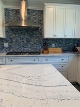 86 Carroll Ave in Newport, RI - Building Photo - Building Photo