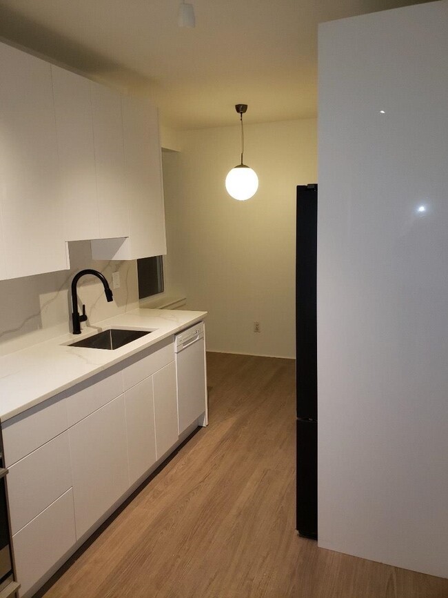 135 Van Wagenen Ave in Jersey City, NJ - Building Photo - Building Photo