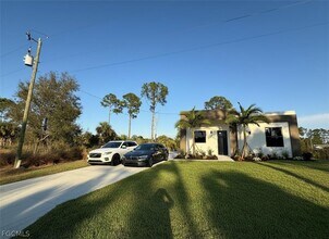 133 Nacelle Ave S in Lehigh Acres, FL - Building Photo - Building Photo