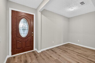 5243 Wickview Ln in Houston, TX - Building Photo - Building Photo