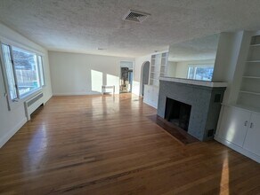 744 Neponset St in Norwood, MA - Foto de edificio - Building Photo