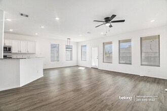 19010 Sonora Chase Dr in Roman Forest, TX - Foto de edificio - Building Photo