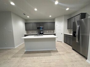 1613 Edgeway Dr in Aubrey, TX - Building Photo - Building Photo