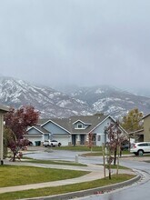 1813 N Belvedere Way, Unit 302 in Layton, UT - Building Photo - Building Photo