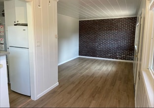 555 S Indian Hill Blvd in Claremont, CA - Building Photo - Building Photo