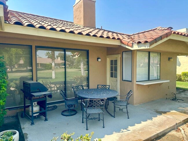 316 Sierra Madre S in Palm Desert, CA - Building Photo - Building Photo