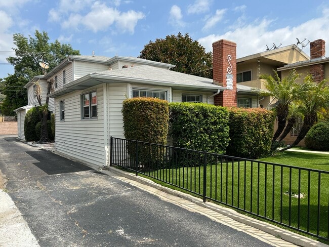 *FREE RENT* 1 bed/1 bath unit in Valley Vi