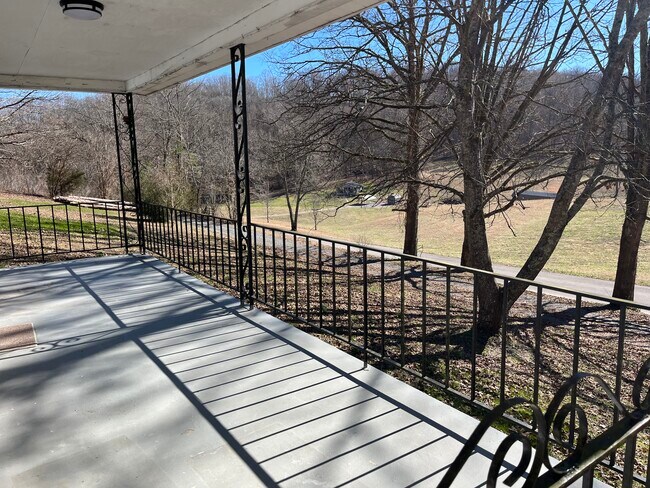 125 Strawberry Ln in Clinton, TN - Foto de edificio - Building Photo