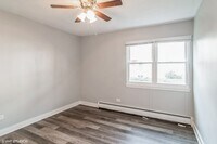 605 N Wolf Rd photo'