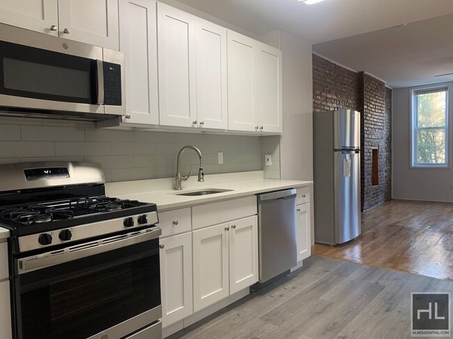 8 AVENUE in Brooklyn, NY - Building Photo - Building Photo