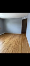 4936 N Harlem Ave in Harwood Heights, IL - Foto de edificio - Building Photo