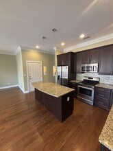 212 N Halsted St in Chicago, IL - Building Photo - Building Photo