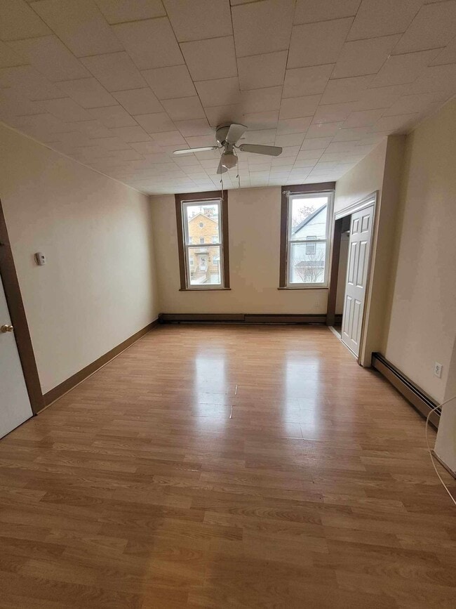 406 N 2nd St, Unit 2 in East Newark, NJ - Building Photo - Building Photo