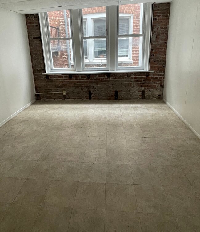 1404 N 3rd St, Unit Zachary