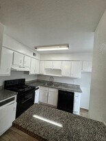 5625 Antoine Dr in Houston, TX - Building Photo