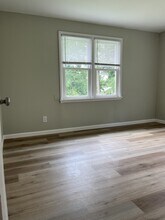 5943 Raytown Rd, Unit E in Raytown, MO - Building Photo - Building Photo