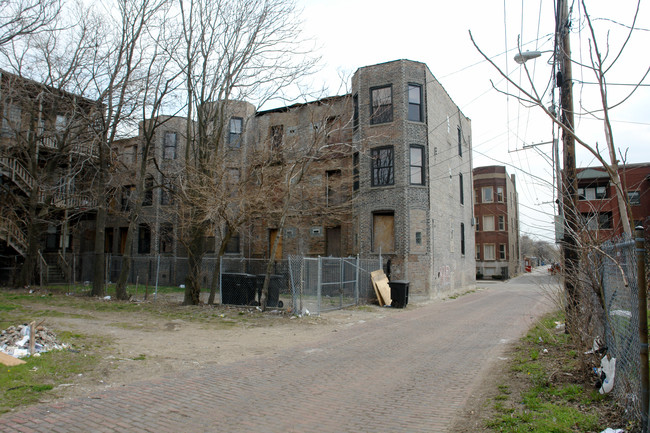 5700 S Indiana Ave in Chicago, IL - Building Photo - Building Photo