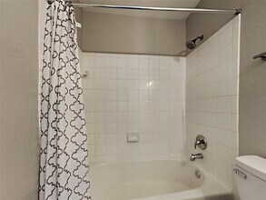 9606 Park Heath Ln in Houston, TX - Building Photo - Building Photo