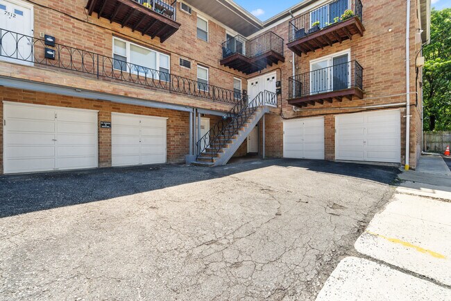 7508 Kiesel Ter, Unit #1E in North Bergen, NJ - Building Photo - Building Photo