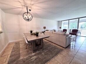 901 W Cypress Ln in Pompano Beach, FL - Building Photo - Building Photo