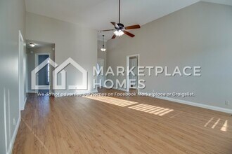 1064 Cindy Jo Ct in Clarksville, TN - Building Photo - Building Photo