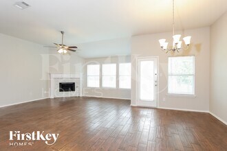 5033 Charisma Dr in Midlothian, TX - Foto de edificio - Building Photo