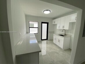 4992 NW 18th Ave in Miami, FL - Building Photo - Building Photo