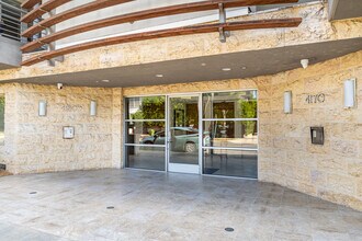 The Woodbridge in Studio City, CA - Building Photo - Building Photo