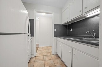 29 Olcott St in Manchester, CT - Building Photo - Building Photo