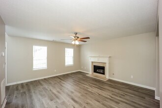 6956 Fields Dr in Douglasville, GA - Building Photo - Building Photo