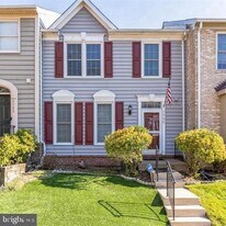7725 Hickory Glen Way in Springfield, VA - Building Photo