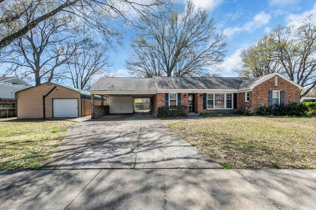 5255 Boswell Ave in Memphis, TN - Foto de edificio - Building Photo