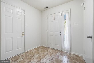 10352 College Square in Columbia, MD - Building Photo - Building Photo
