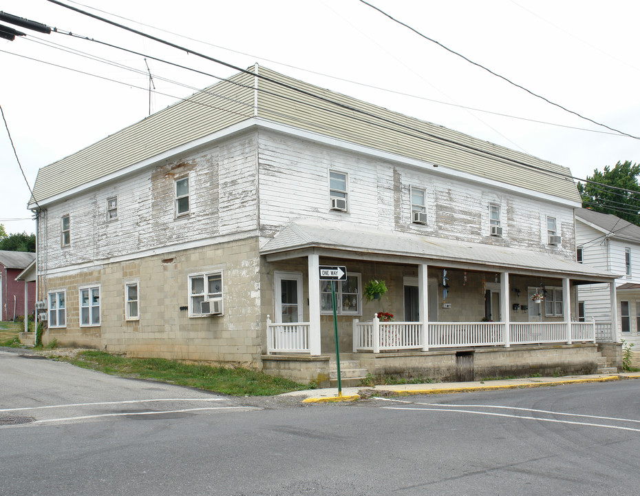 5-7 N Corporation St in Newville, PA - Building Photo