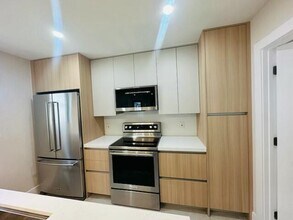 327 Kingsbridge St in Boca Raton, FL - Building Photo - Building Photo