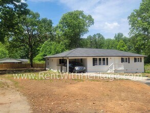 7082 Queensferry Dr in Mableton, GA - Building Photo - Building Photo